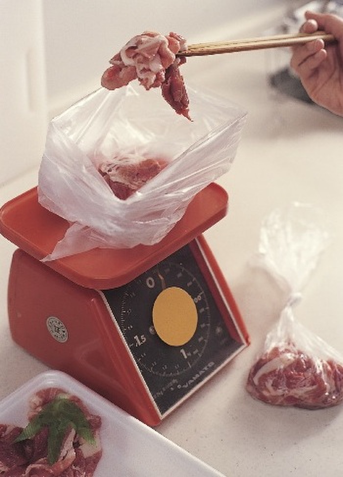 大量に買った肉は、目的別に分量を分けて冷凍保存を！