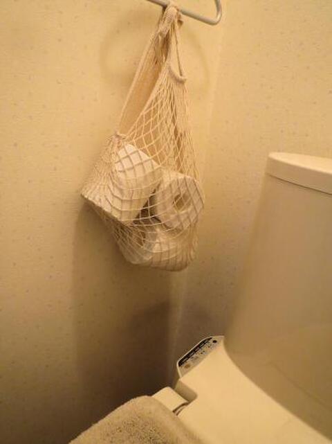 トイレットペーパー収納問題の解決アイデア27選 見せておしゃれ 隠してスッキリ 暮らしニスタ トイレットペーパー収納問題の解決アイデア27選 見せておしゃれ 隠してスッキリ 暮らしニスタ