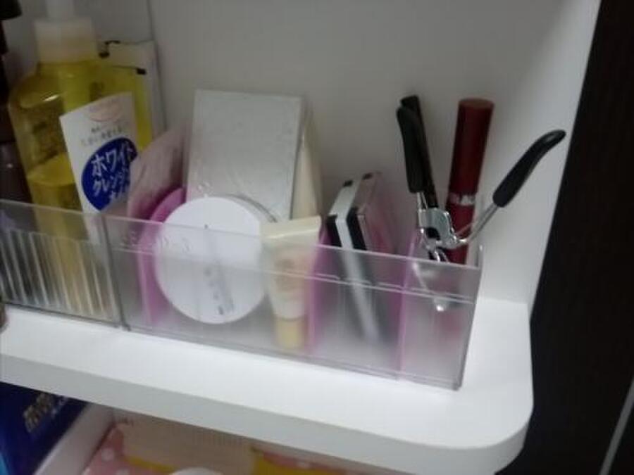 化粧品 コスメ 収納のアイデア選 メイクグッズをおしゃれに隠して 素敵に見せて 暮らしニスタ 化粧品 コスメ 収納のアイデア選 メイクグッズをおしゃれに隠して 素敵に見せて 暮らしニスタ