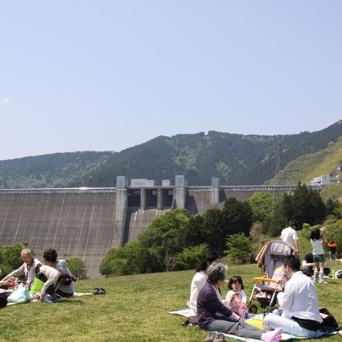 【神奈川県立あいかわ公園】大迫力のダムを見るもよし! 何通りもの楽しみ方があり