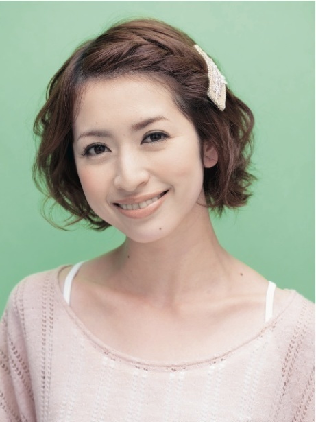 前髪編み込みで大人のガーリーヘアに！