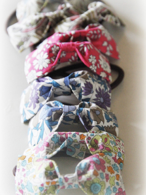 簡単 リバティー生地でリボンの髪ゴム 暮らしニスタ 簡単 リバティー生地でリボンの髪ゴム 暮らしニスタ