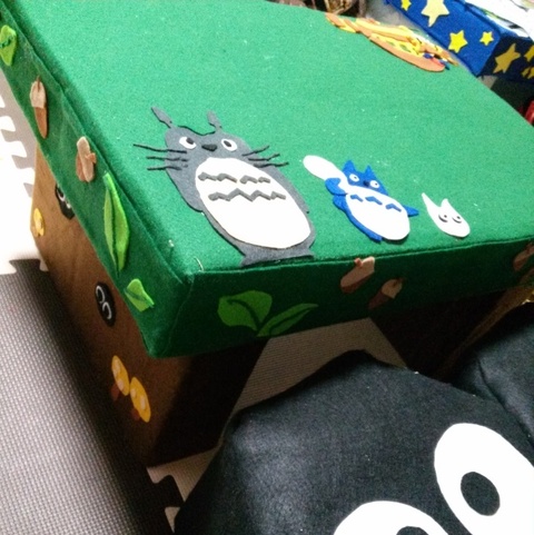 牛乳パックと100均のフェルトで子供の机と椅子 暮らしニスタ 牛乳パックと100均のフェルトで子供の机と椅子 暮らしニスタ