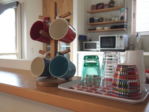 見せる収納 隠す収納で快適なキッチンをキープ 暮らしニスタ 見せる収納 隠す収納で快適なキッチンをキープ 暮らしニスタ