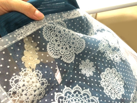 簡単 ママの服と100均のアイテムでエルサ風ドレスにリメイク 暮らしニスタ 簡単 ママの服と100均のアイテムでエルサ風ドレスにリメイク 暮らしニスタ