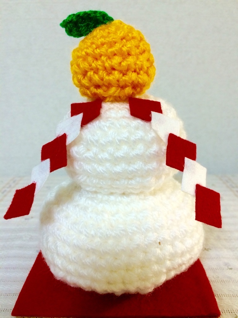 100均毛糸で鏡餅を手作り お正月飾りは編物で 暮らしニスタ