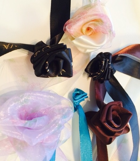 リボン1本でできる バラのラッピングを作る方法 暮らしニスタ リボン1本でできる バラのラッピングを作る方法 暮らしニスタ