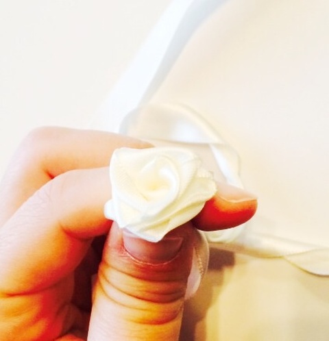 リボン1本でできる バラのラッピングを作る方法 暮らしニスタ リボン1本でできる バラのラッピングを作る方法 暮らしニスタ