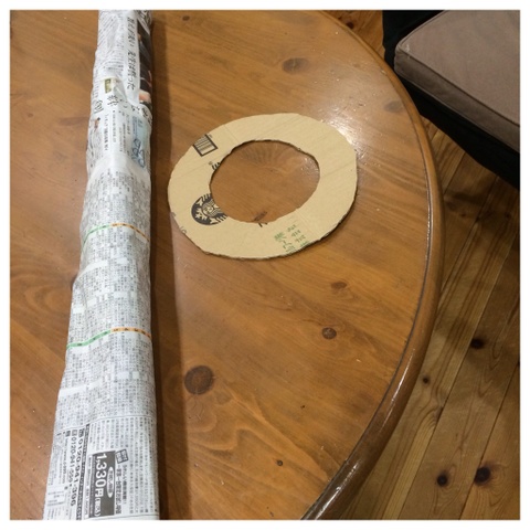 ダンボールと新聞紙 で出来る 年中使える紫陽花リースでクリスマスバージョン 暮らしニスタ