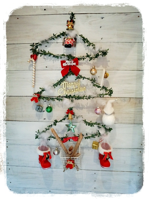 100均針金ハンガーで簡単可愛いクリスマスツリーdiy 暮らしニスタ