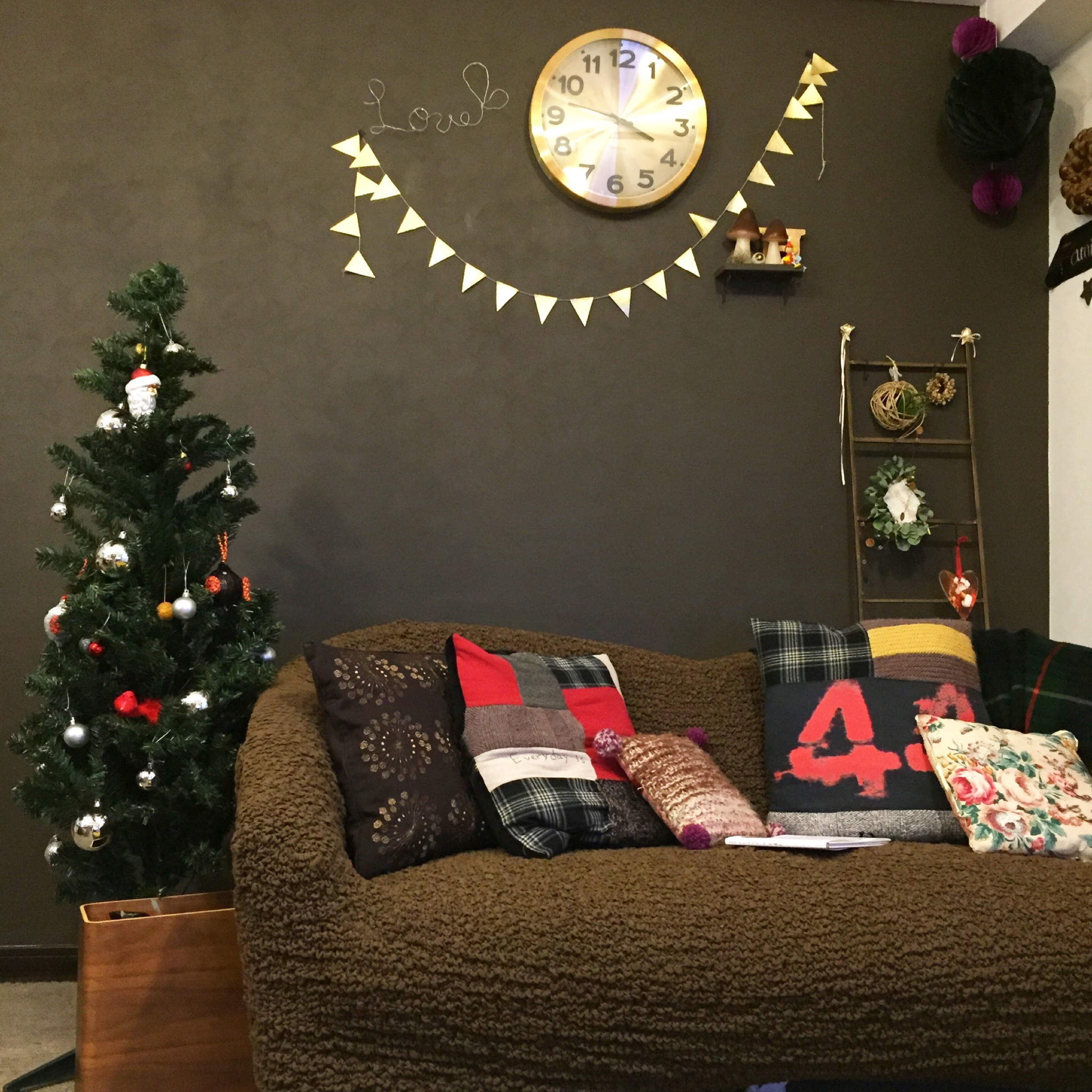 飾るだけでお部屋が華やぐ クリスマスガーランドで雰囲気アップ 暮らしニスタ