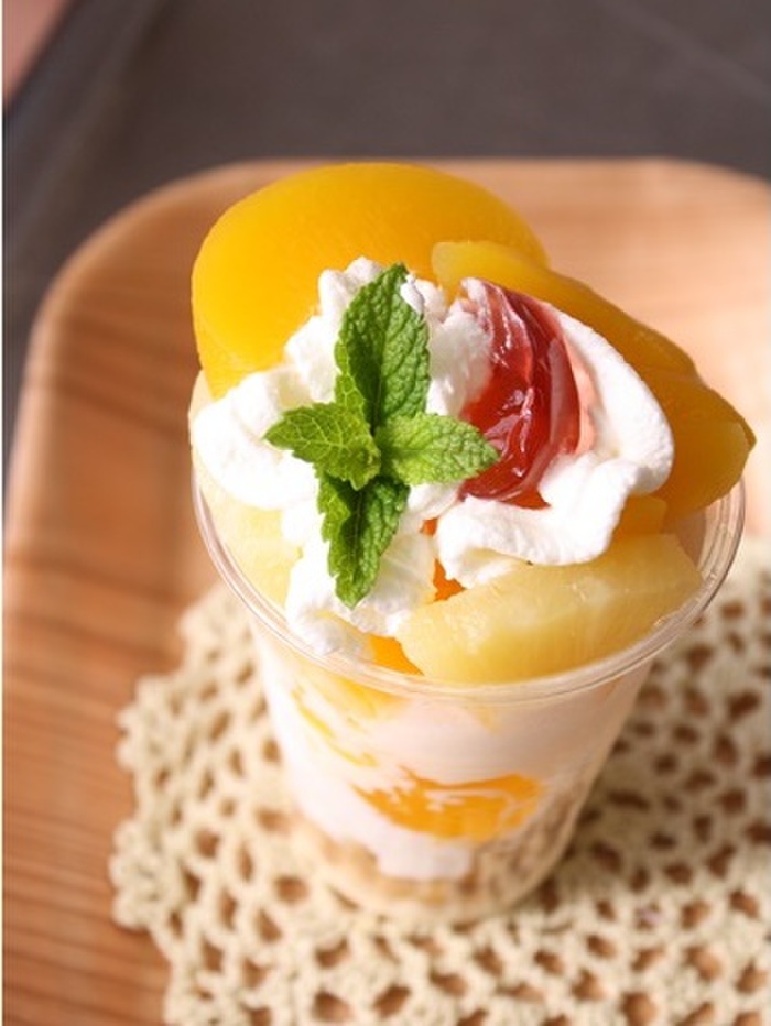 子どもと作ろう!盛り付けるだけデラックスパフェ|料理のレシピや作り方|暮らしニスタ