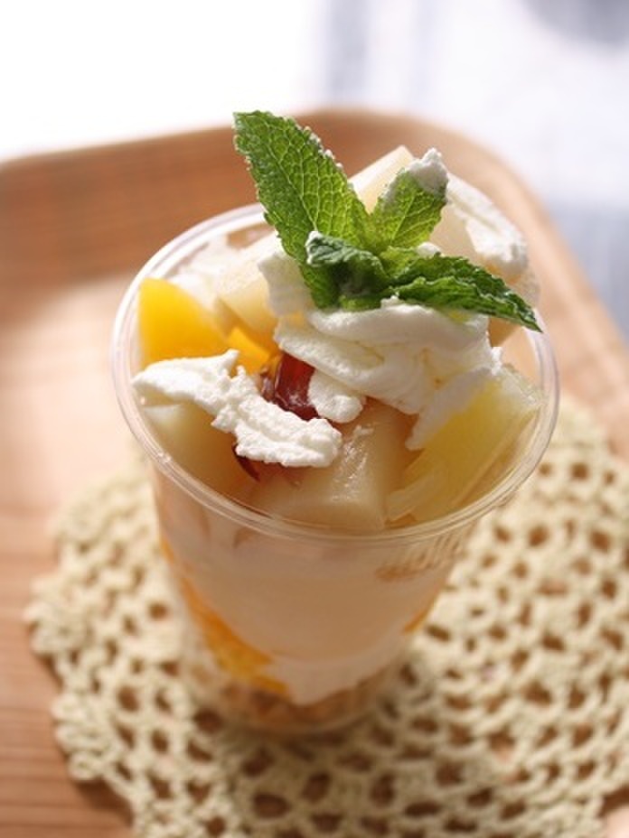 子どもと作ろう!盛り付けるだけデラックスパフェ|料理のレシピや作り方|暮らしニスタ