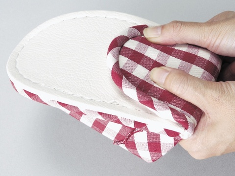 簡単 100均グッズでできる ダイエットスリッパ の作り方 暮らしニスタ 簡単 100均グッズでできる ダイエットスリッパ の作り方 暮らしニスタ