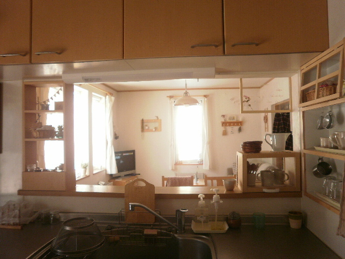 汚れやすいキッチンはすっきりとした場所に。