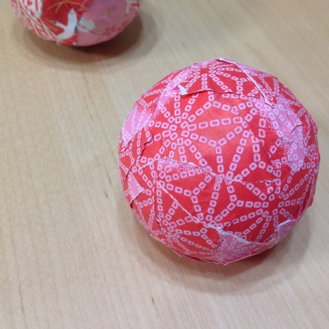 5分でできちゃう手毬 子どもも簡単 お正月飾り ひな祭り 七五三にも 暮らしニスタ 5分でできちゃう手毬 子どもも簡単 お正月飾り ひな祭り 七五三にも 暮らしニスタ