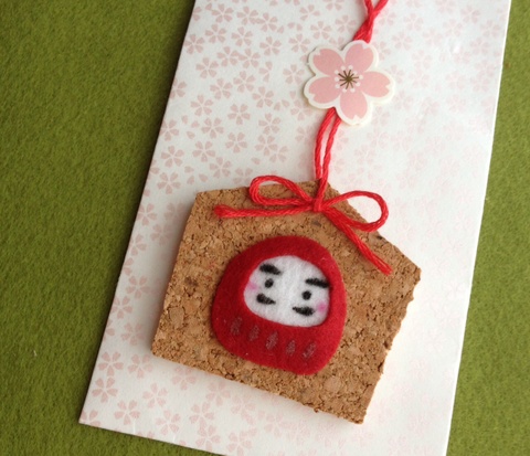 100均材料で簡単手作り 絵馬風ストラップ 暮らしニスタ 100均材料で簡単手作り 絵馬風ストラップ 暮らしニスタ