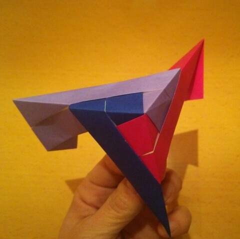 簡単 プチギフト箱にも 折り紙3色でふしぎ箱 暮らしニスタ 簡単 プチギフト箱にも 折り紙3色でふしぎ箱 暮らしニスタ