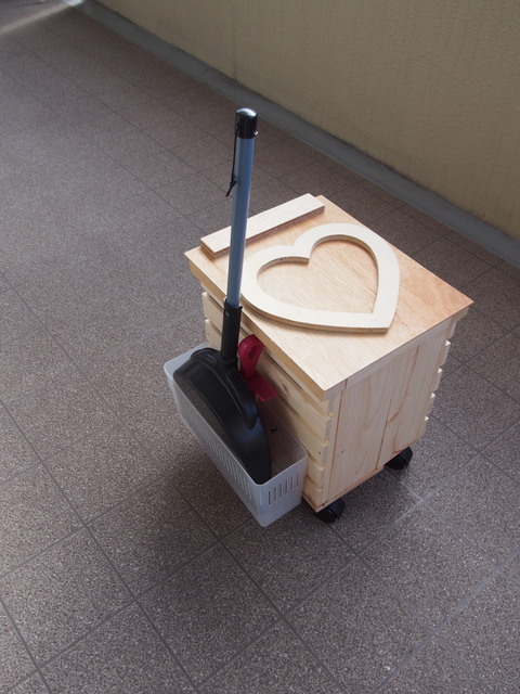 外用 可愛い ほうき収納付きゴミ箱 暮らしニスタ 外用 可愛い ほうき収納付きゴミ箱 暮らしニスタ