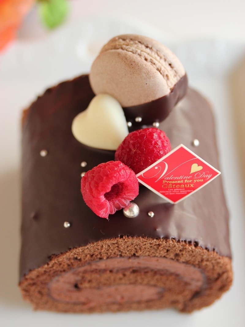 バレンタインチョコロールケーキ コーティング用チョコで手軽に 暮らしニスタ