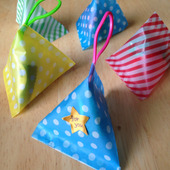 ほんの気持ち♡簡単可愛いテトラ型ラッピング