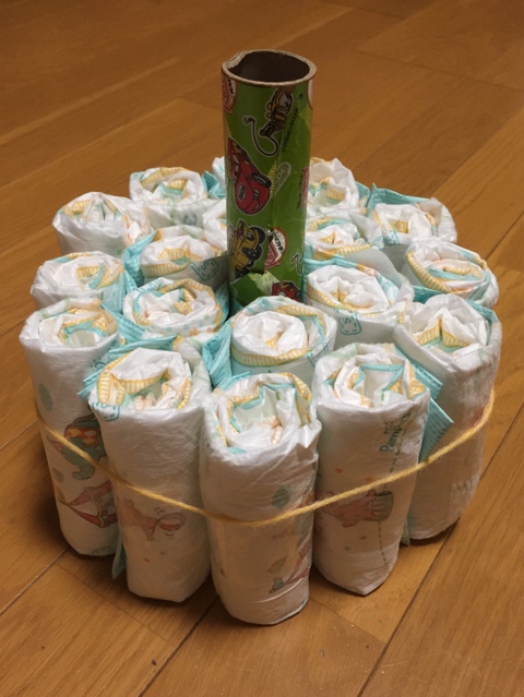 100均素材で 簡単 喜ばれるおしゃれなおむつケーキ 暮らしニスタ 100均素材で 簡単 喜ばれるおしゃれなおむつケーキ 暮らしニスタ