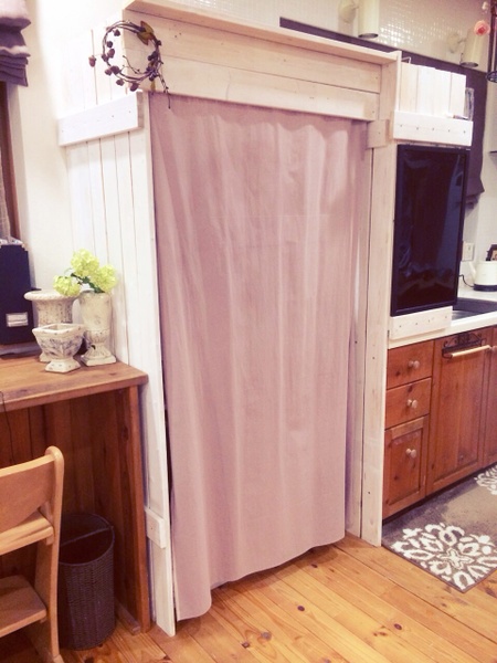 100均も活用 カラーボックス用扉 目隠し の作り方と付け方 すのこやコルクボードでおしゃれに 暮らしニスタ 100均も活用 カラーボックス用扉 目隠し の作り方と付け方 すのこやコルクボードでおしゃれに 暮らしニスタ