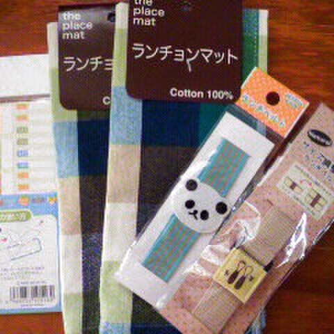 100均ランチマットで子供用エプロン 暮らしニスタ