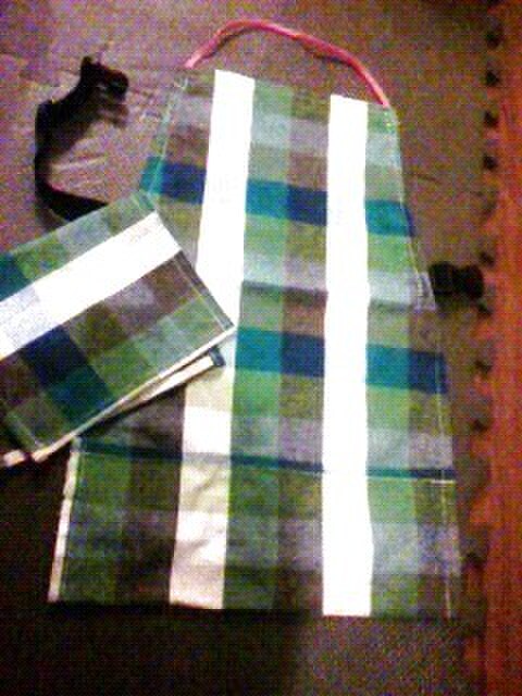 100均ランチマットで子供用エプロン 暮らしニスタ 100均ランチマットで子供用エプロン 暮らしニスタ