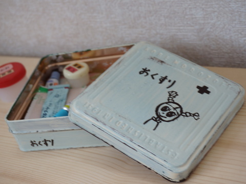 お菓子缶リメイク 薬 裁縫 マグネット入れ 暮らしニスタ お菓子缶リメイク 薬 裁縫 マグネット入れ 暮らしニスタ