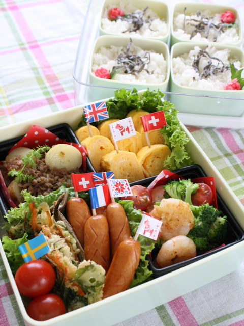 仕切り容器に詰めただけ 簡単行楽弁当 暮らしニスタ 仕切り容器に詰めただけ 簡単行楽弁当 暮らしニスタ