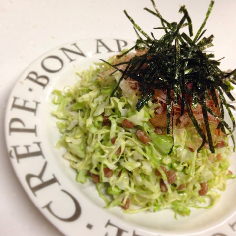納豆臭さも軽減 納豆とキャベツのサラダ 暮らしニスタ