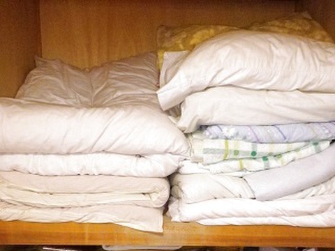 押し入れ収納のコツ 例えば 立てて収納する 暮らしニスタ