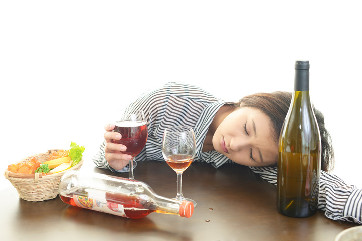 子どもには秘密!ママ達の「お酒でやっちゃいました」事件簿