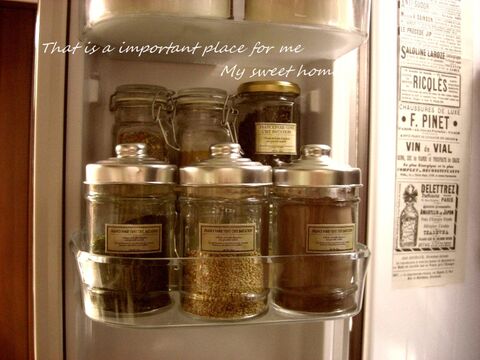 100均ホーロー容器とガラス瓶で 冷蔵庫をスッキリ収納 暮らしニスタ