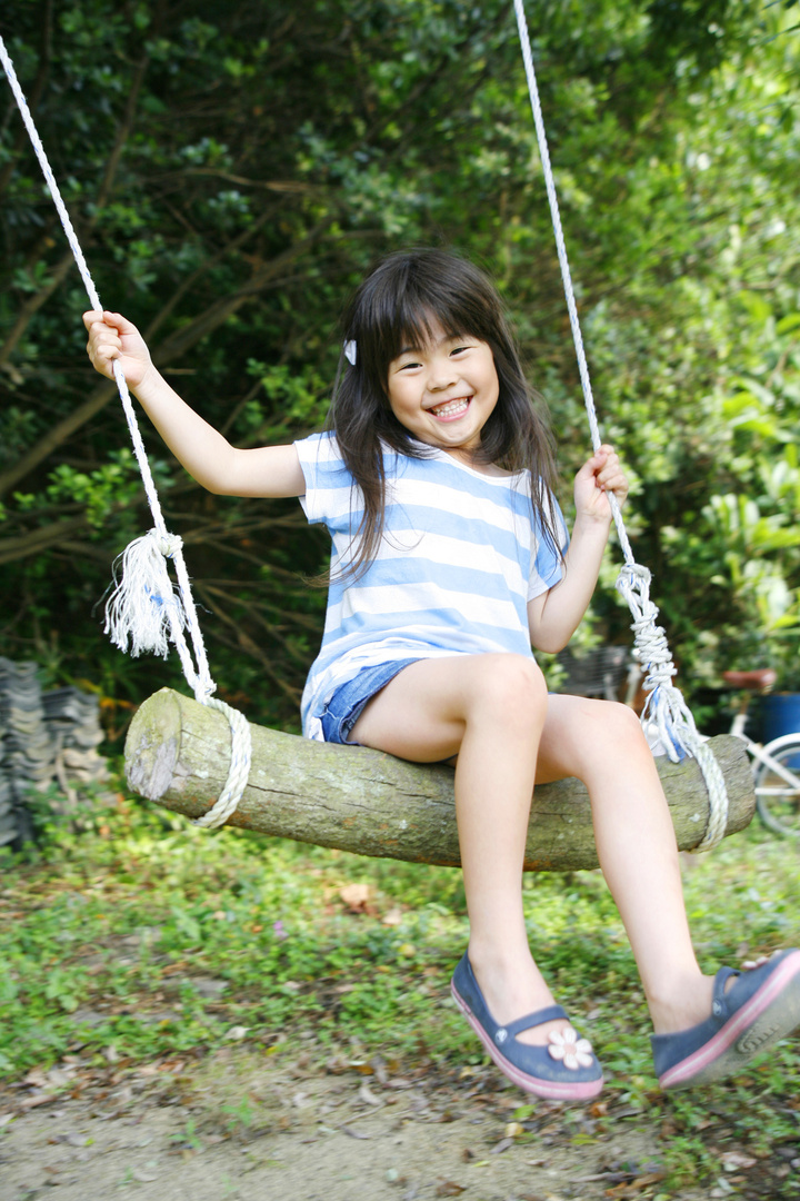 わが子を不審者から守ろう!外遊びで徹底すべき6つの安全対策とは?