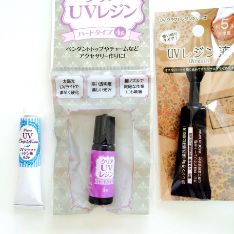 Uvを活用 100均レジンで子供とキラキラ工作遊び 暮らしニスタ