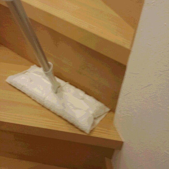 階段の掃除