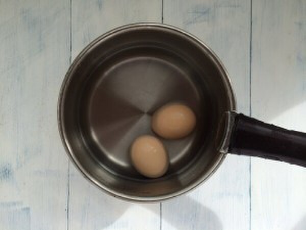 １　半熟卵を作る