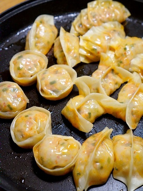 味付け不要 切って混ぜるだけ 夏にお勧め ホットプレートでキムチ餃子 暮らしニスタ