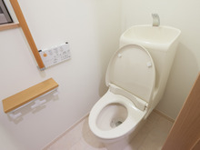 トイレの水にも菌が存在？！梅雨に倍増する菌対策で清潔なトイレに