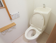 トイレの水にも菌が存在？！梅雨に倍増する菌対策で清潔なトイレに