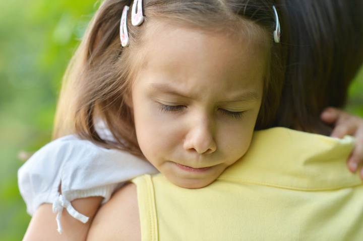 子どものSOSを察したら…話を聞いて抱きしめてあげるべし!