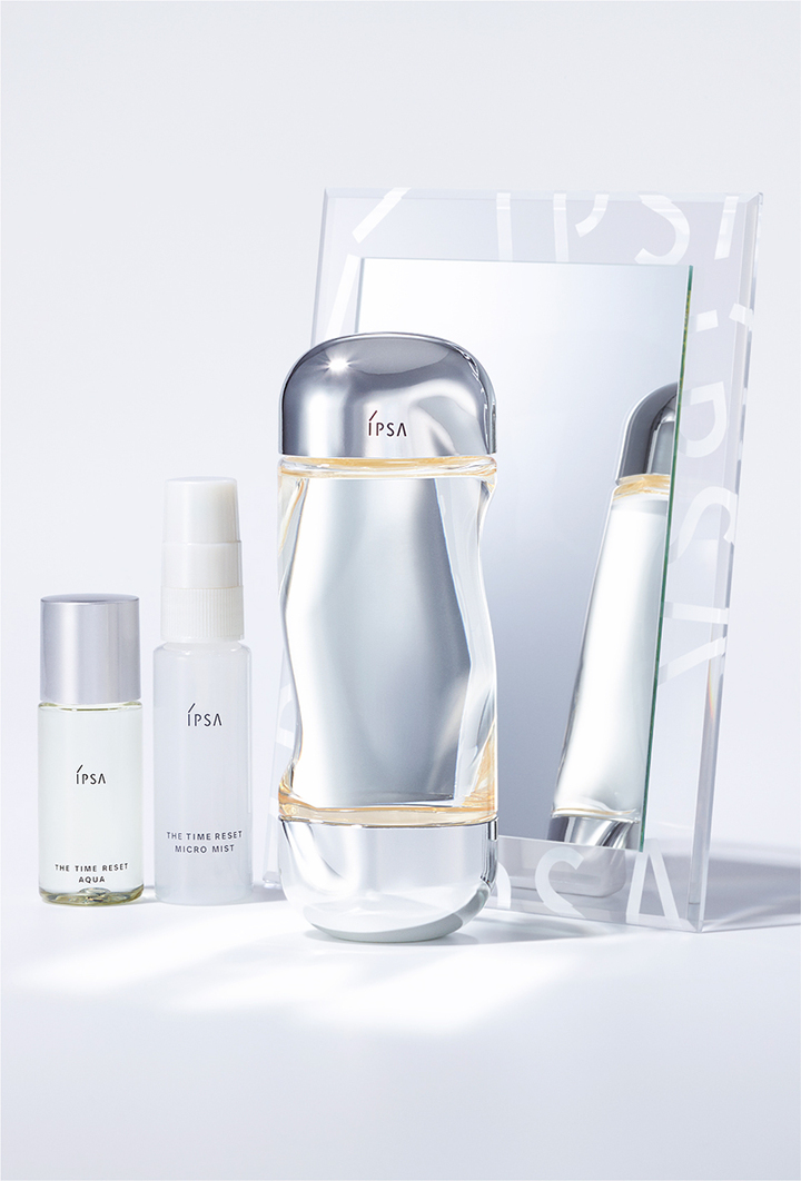 ロングセラー薬用化粧水で“水をまとったようなみずみずしい肌“を手に入れる!