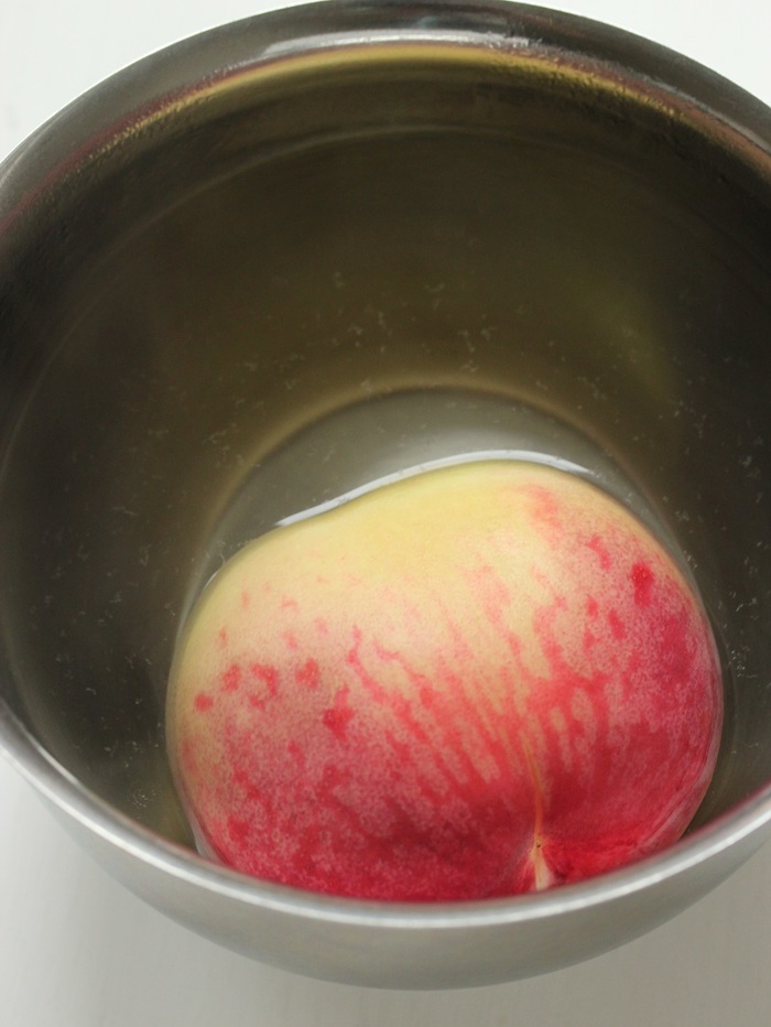 桃の皮むき　～湯むきするときれいです！