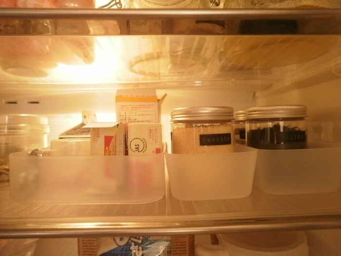 冷蔵室は小さめトレーで用途別に！