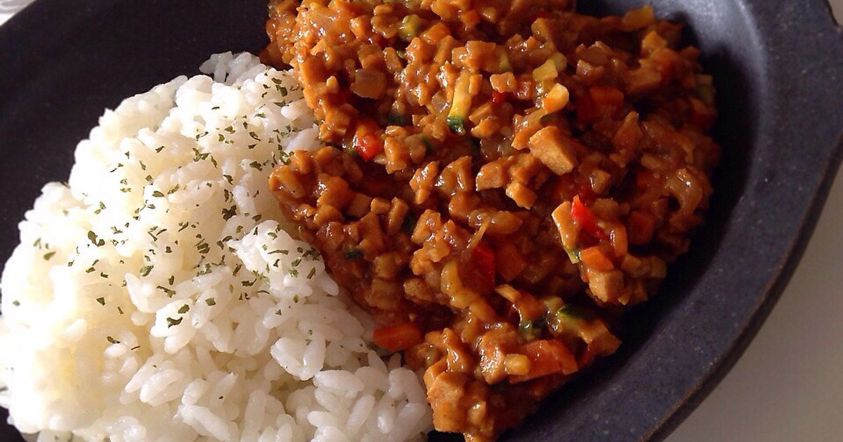 高野豆腐でヘルシー 夏野菜たっぷりドライカレー 暮らしニスタ