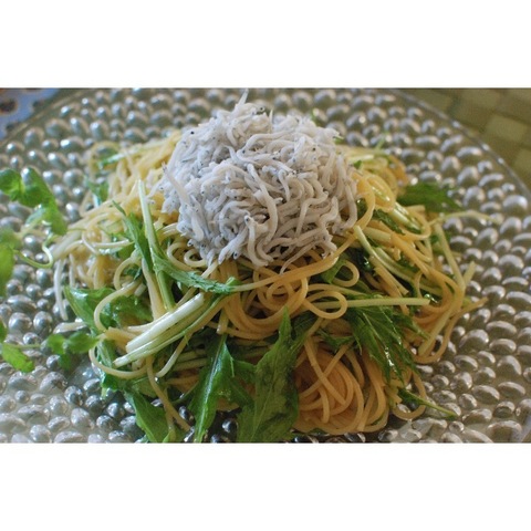 しらすと水菜と大葉の冷製パスタガーリック風味 暮らしニスタ しらすと水菜と大葉の冷製パスタガーリック風味 暮らしニスタ