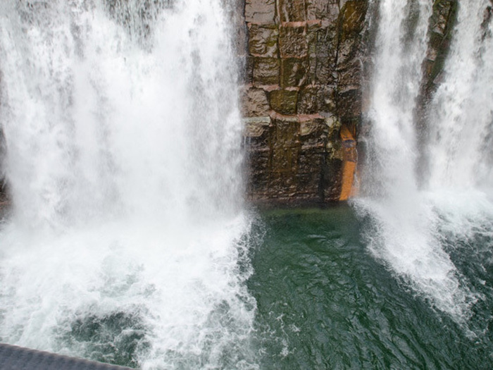 日本のナイアガラの滝「吹割の滝」