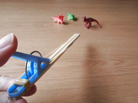 10秒で完成 わりばし鉄砲の作り方 コレ遊べます 暮らしニスタ